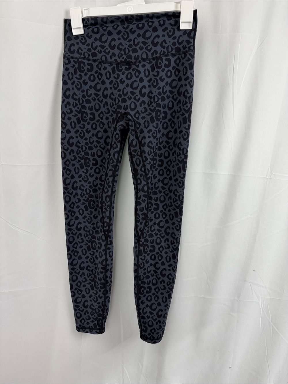 TYC black leopard print leggings with scrunch. Medium